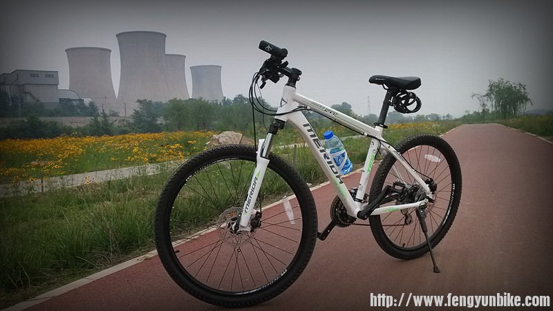 发个图片试试。公爵500，入门级别的。现在车子被我装上挡泥板，有些沉了。 ...