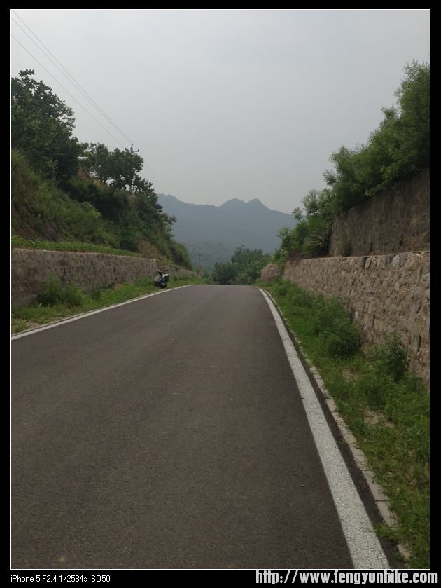 可算推到垭口了，手表显示海拔545米