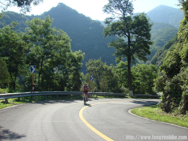 一个坡连着一个坡