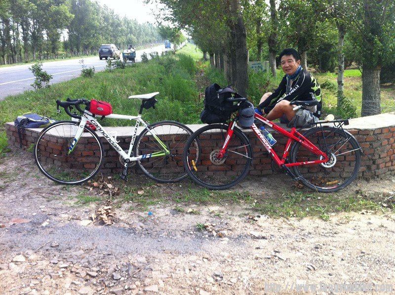 再过两公里刘哥内胎外胎一起爆掉