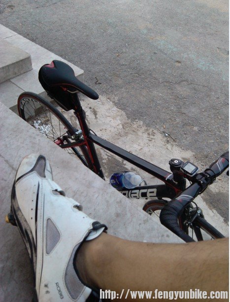 中暑休息给车来一张