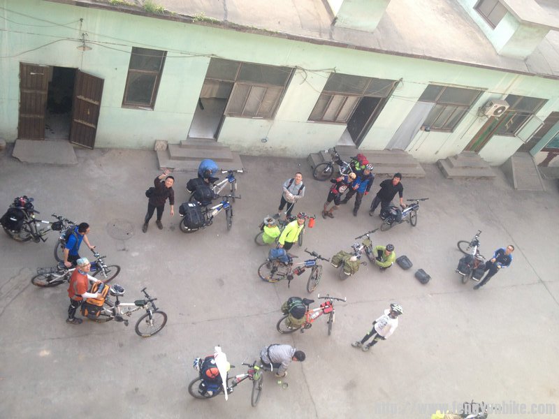 知道我在上面拍照你看一个个那样- -