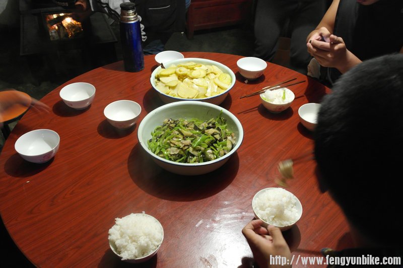 2盆菜 瞬间就没了  一帮吃货