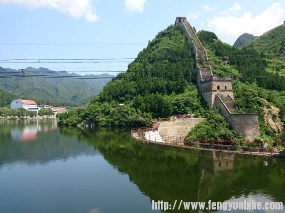 黄花城水库还是挺美的，拍摄的时候你们可能还没上去吧