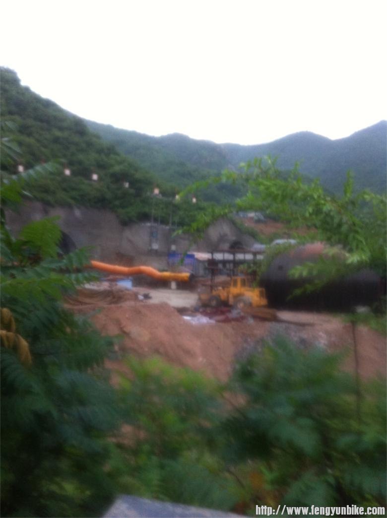 修建中的帽山隧道，建成后，过帽山将变得非常简单，此处海拔790米