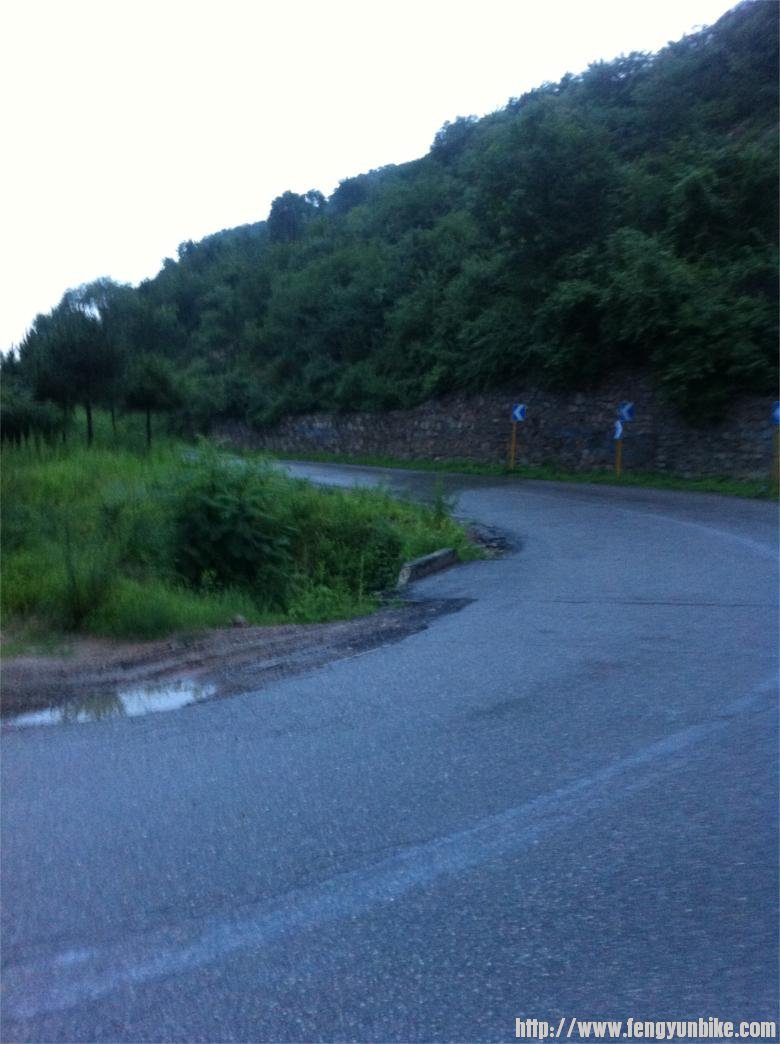 到这里，我就骑不动了，此处海拔838米