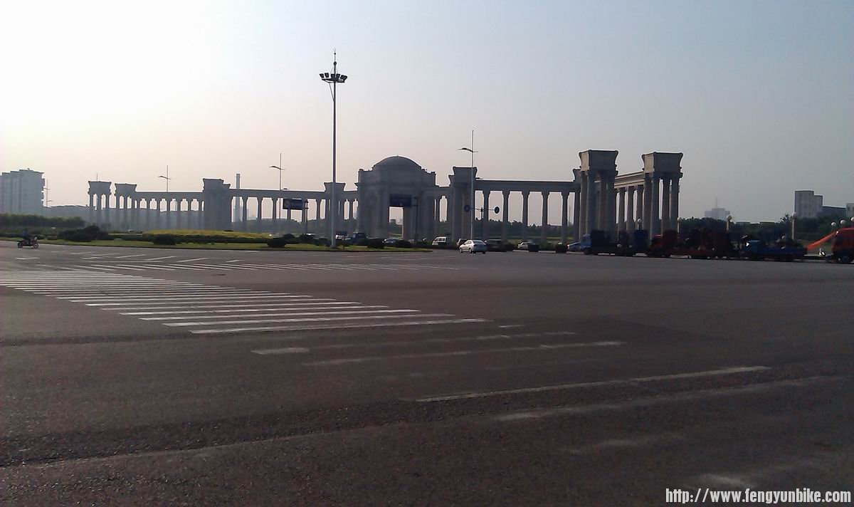 大港路口标志建筑