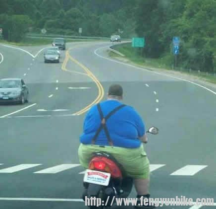 大胖子骑车.jpg