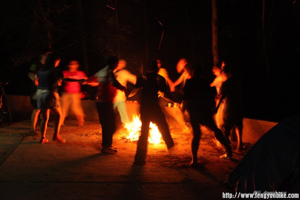 篝火晚会