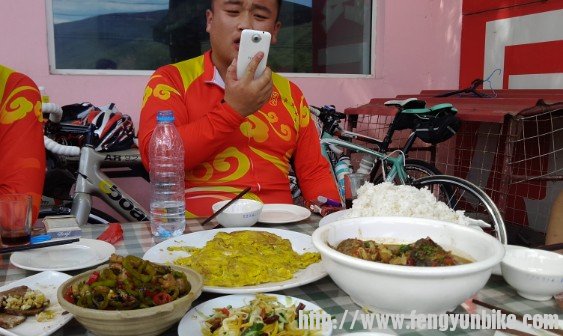 皮皮说有人没人接我一趟来