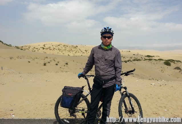 途径金沙湾，沙化很严重