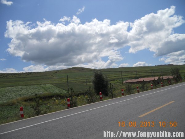 蓝天白云青山绿草