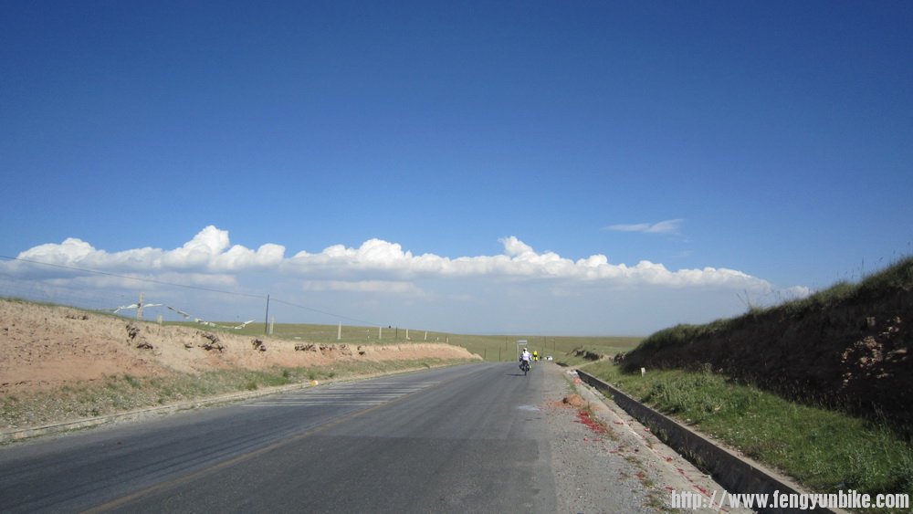 蓝天和白云清晰可分