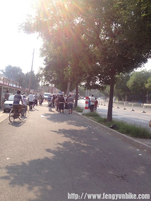 出门的日子还行，赶上出殡的了