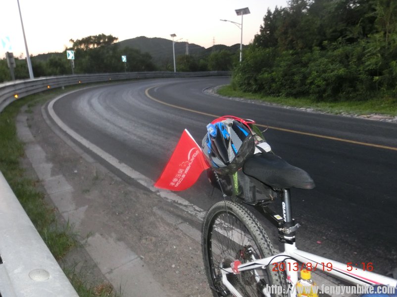 清静的戒台寺盘山路