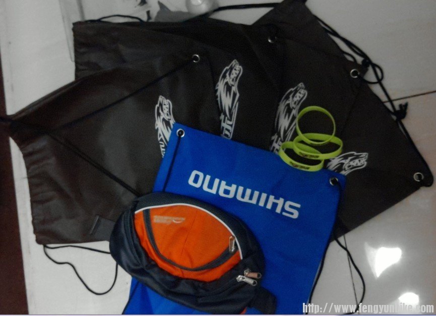 4个兽头骑行袋和1个主办方骑行袋