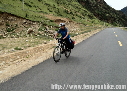 山、路、骑、人