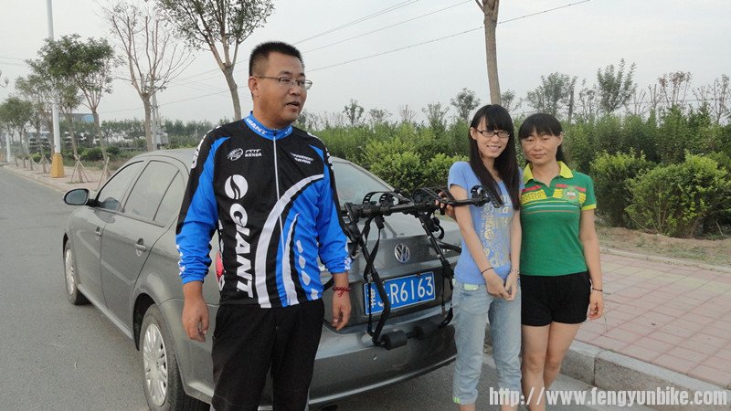 大漠一家子来给我们加油