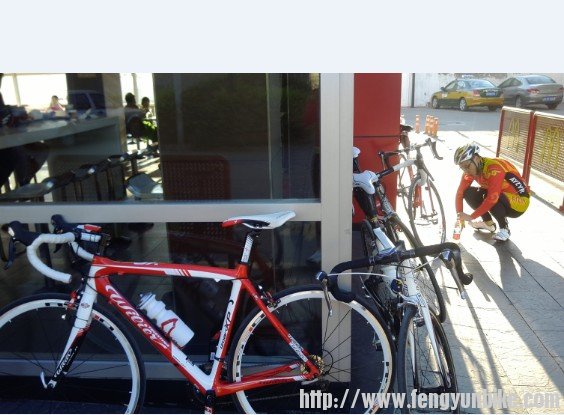 猜猜伟处长干啥呢