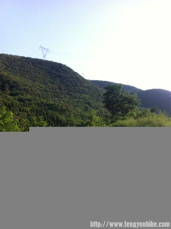 通向山谷的小路