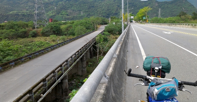 旧路跟新路的平行线