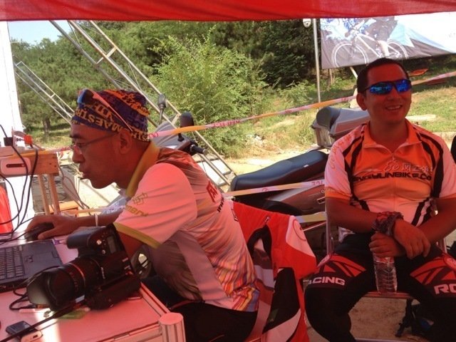 风云媒体组风采--2013北京北京(国际)高端运动自行车赛