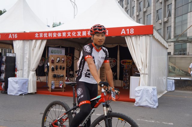 明星人物：著名赛车手李刚（空空仔）