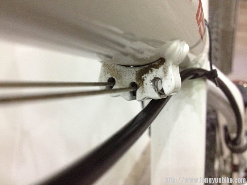 走线的槽，这边细