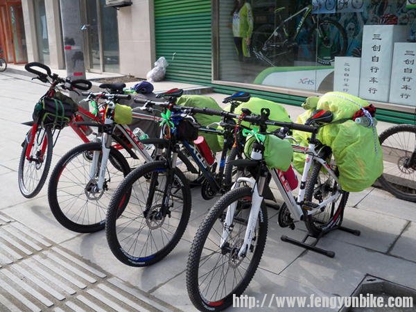 我们四匹战马待命出发