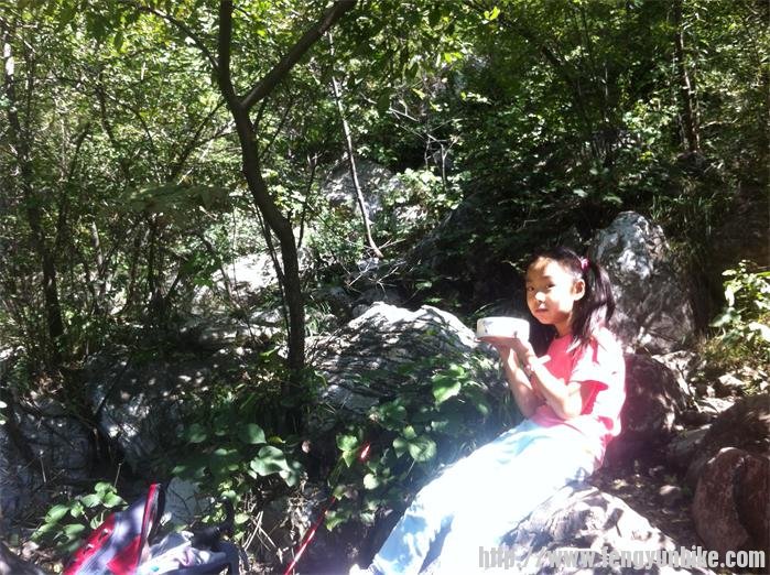 女儿不喜欢吃外面的饭，我一早起来做了蛋炒饭，吃得多香