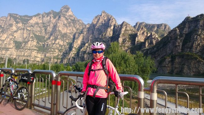 短发精灵，队中唯一走过滇藏线的人！！