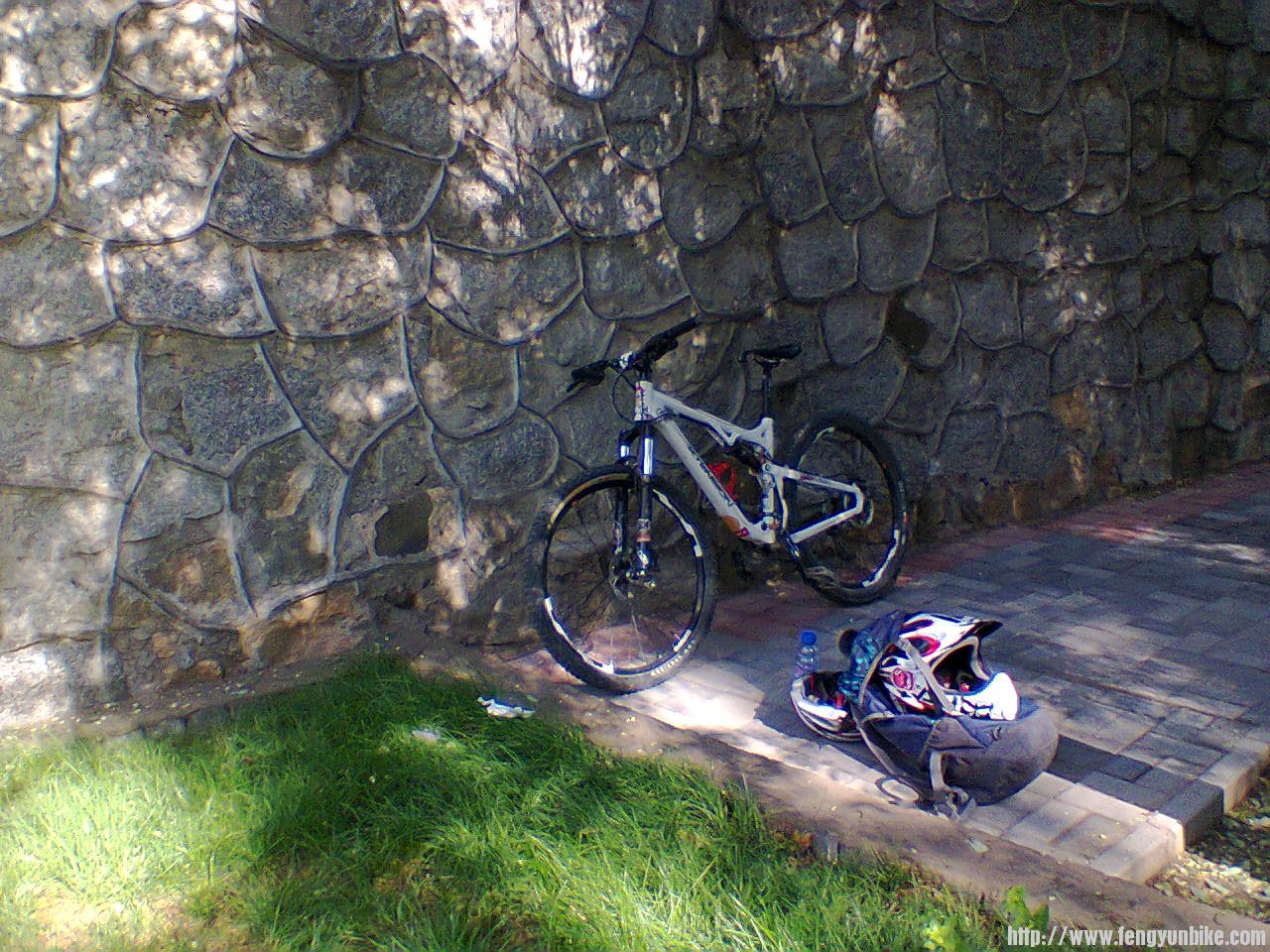 路途中间休息休息