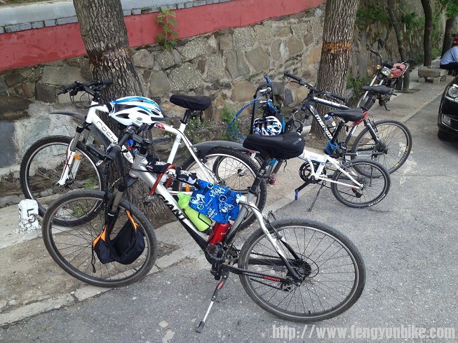 我们一行4人的车