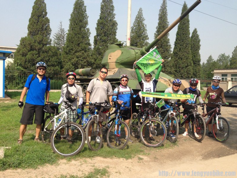 坦克博物馆前留念