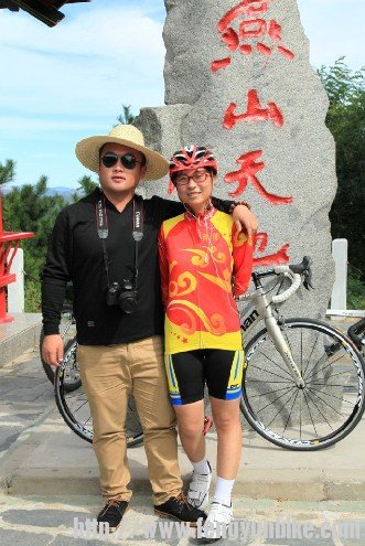 武工队皮皮与小棉袄儿