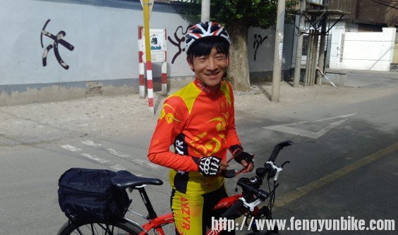 这也是四海绕圈的小伙，不好意思名字忘记了