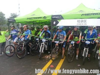 51-60山地组老爷子们准备发车。