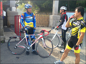 通州的大哥，还不知道叫啥日行450km，第一次爬秒70左右吧