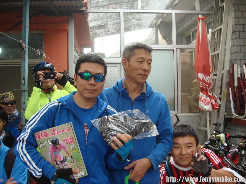 看着他没费劲呀