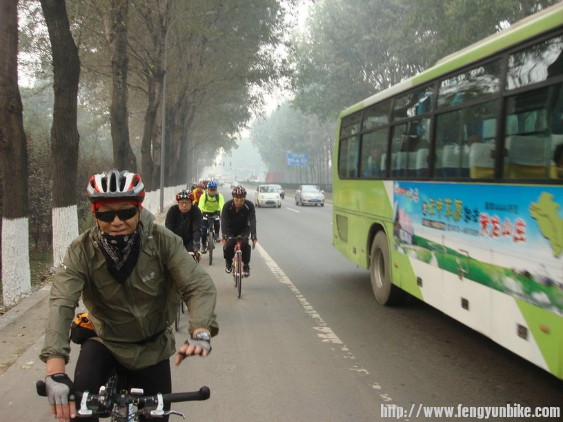 回手一拍千里马