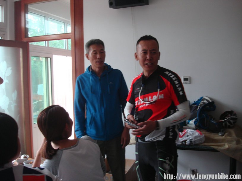 席间大家认识了赞助商