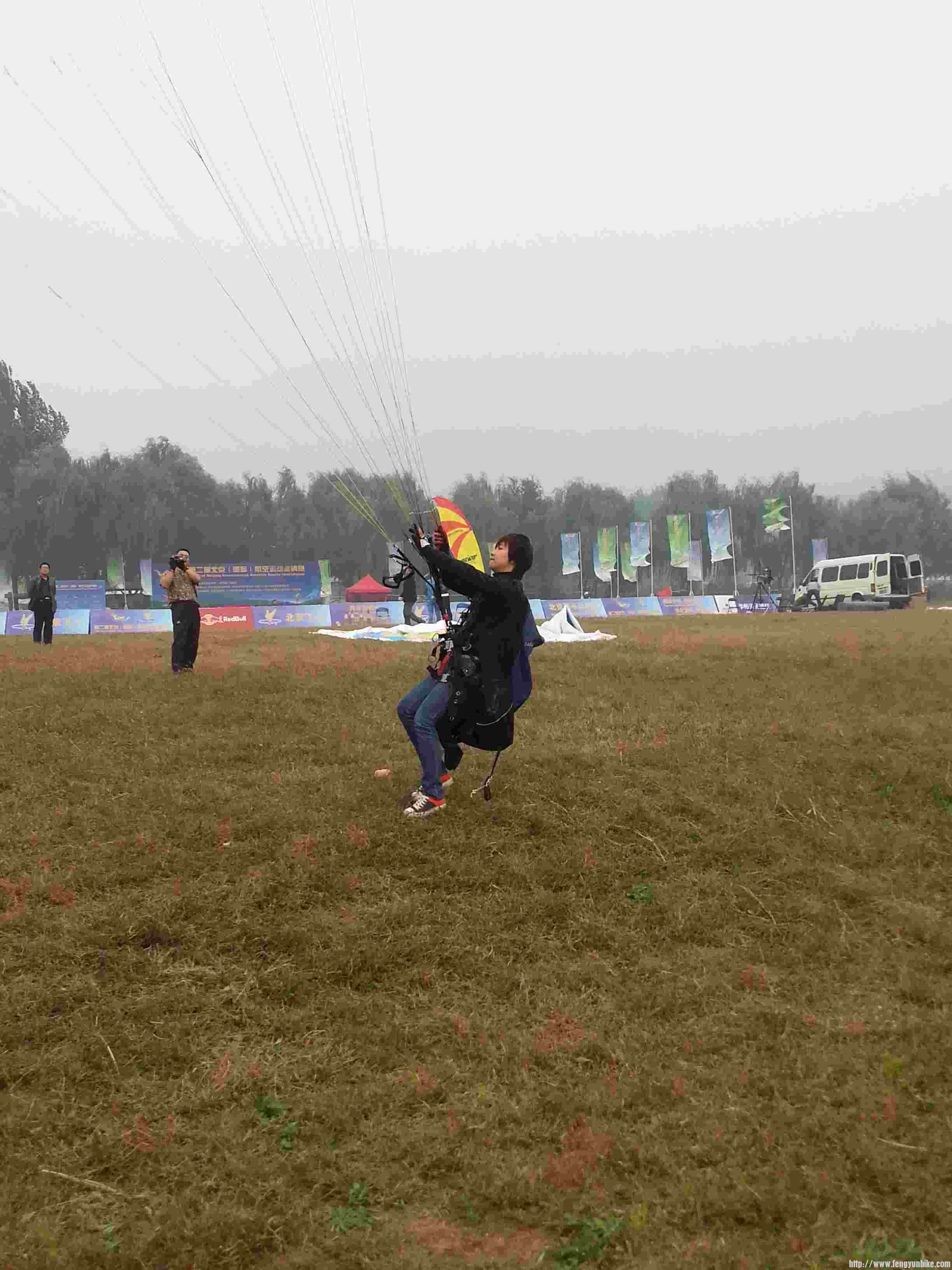 短发的帅气女，英姿飒爽