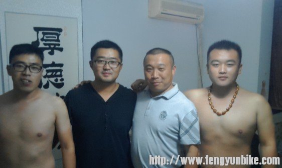 那时我们一起骑车吃喝