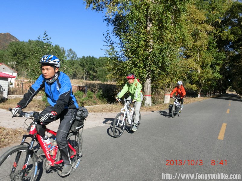 飘渺，骑起车来，总在前面