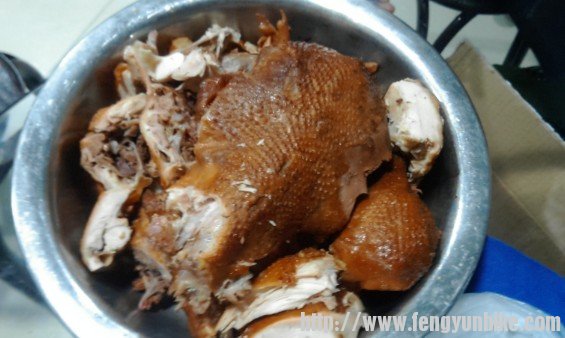 磊子从大连带来的沟帮子烧鸡