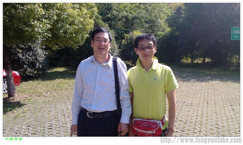 这哥俩哪像五十多的啊