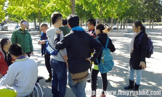 大部队一同观战