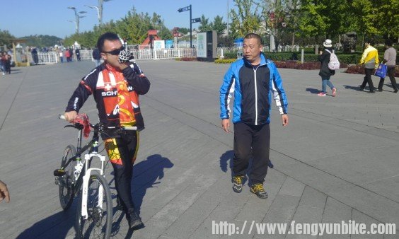 总指挥陪同检阅