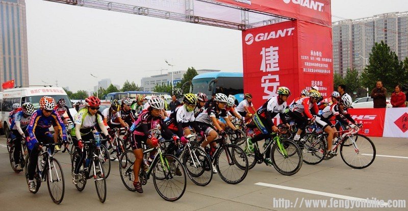 女子组比赛开始了