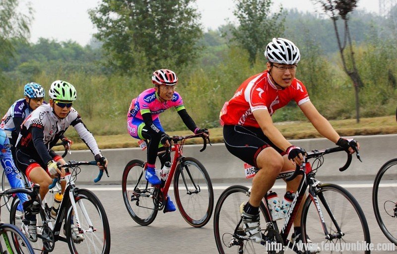 衡水美利达车手袁衡衡隐藏在大集团里享受比赛过程